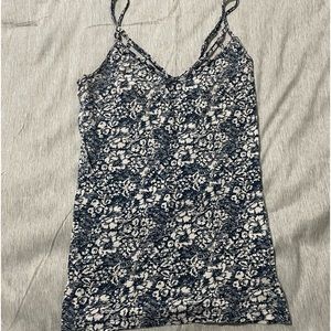 Flower pattern blue tank top!